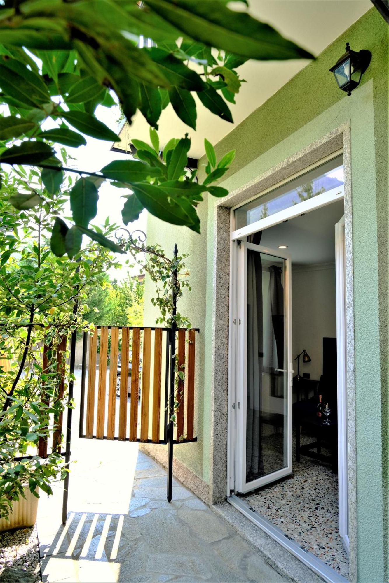 Residenza Laurum แมนเดลโล เดล ลาริโอ ภายนอก รูปภาพ