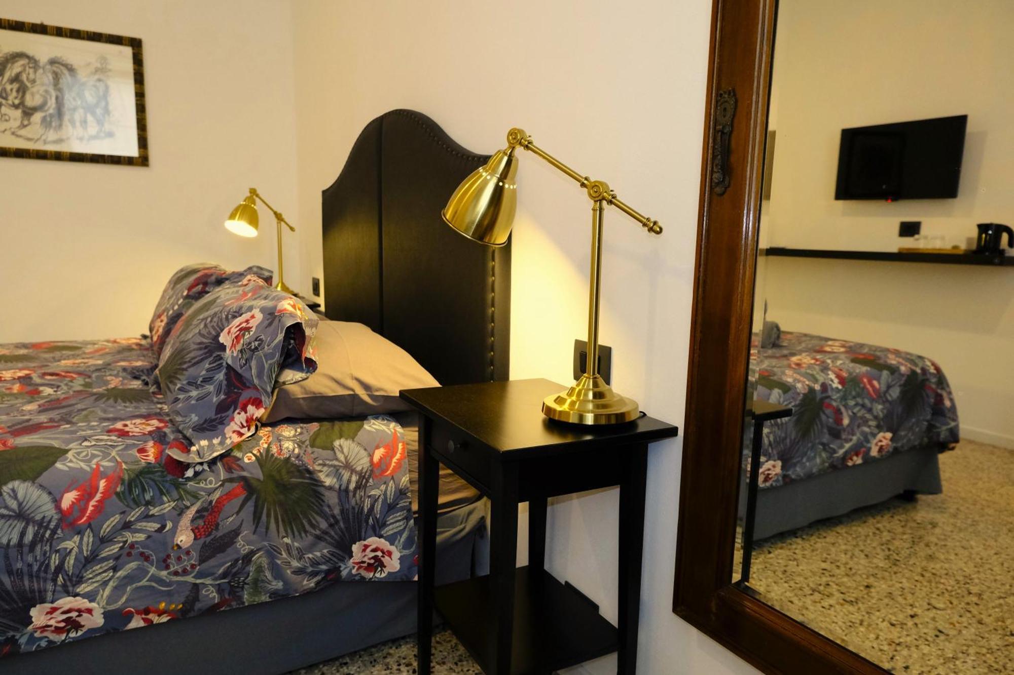 Residenza Laurum แมนเดลโล เดล ลาริโอ ห้อง รูปภาพ