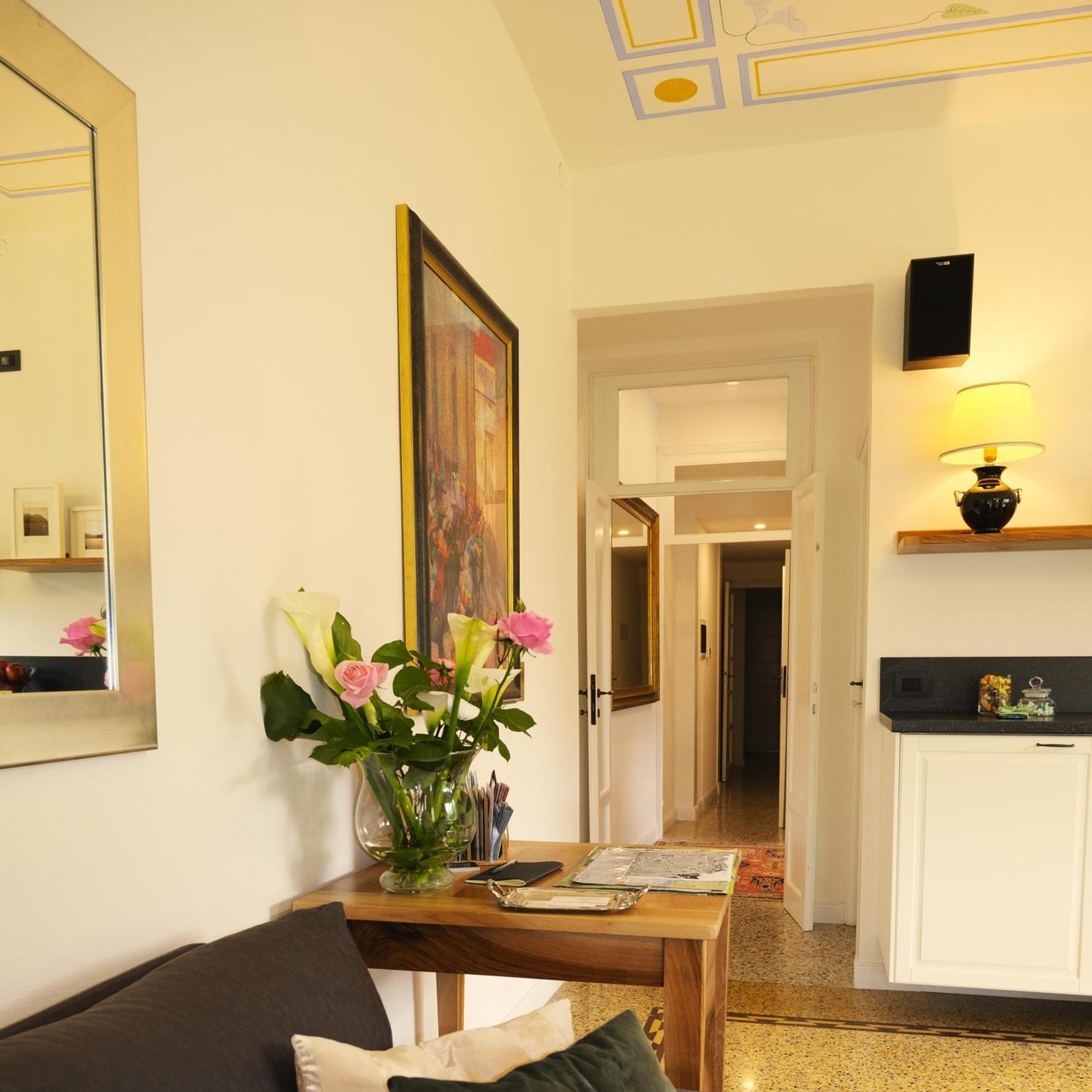 Residenza Laurum แมนเดลโล เดล ลาริโอ ภายนอก รูปภาพ