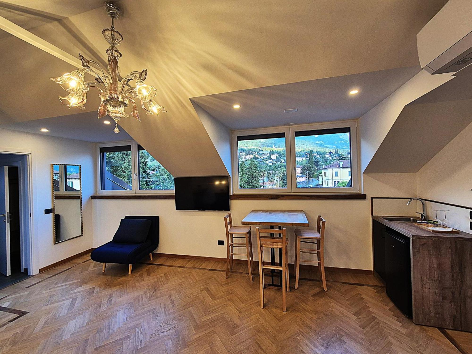 Residenza Laurum แมนเดลโล เดล ลาริโอ ภายนอก รูปภาพ